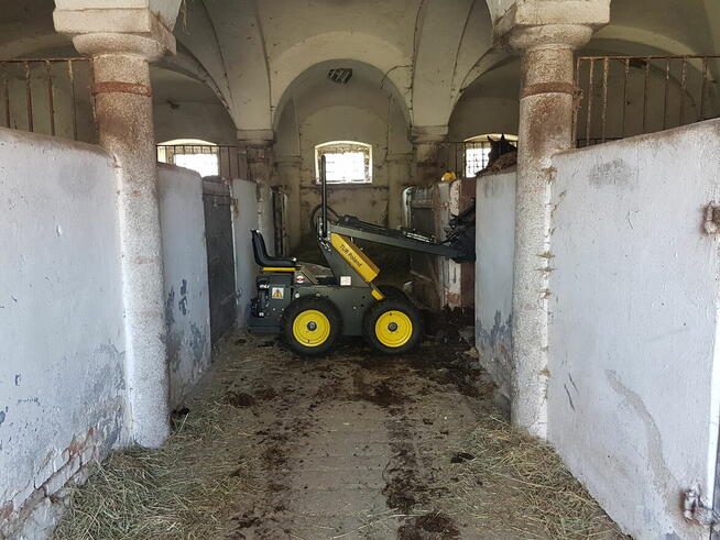 Miniładowarka Tur Poland dla rolnika Bobcat Avant Skid Steer