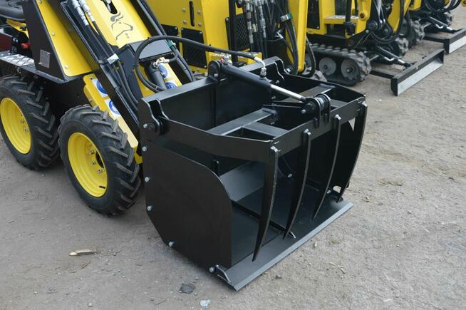 Miniładowarka Tur Poland dla rolnika Bobcat Avant Skid Steer