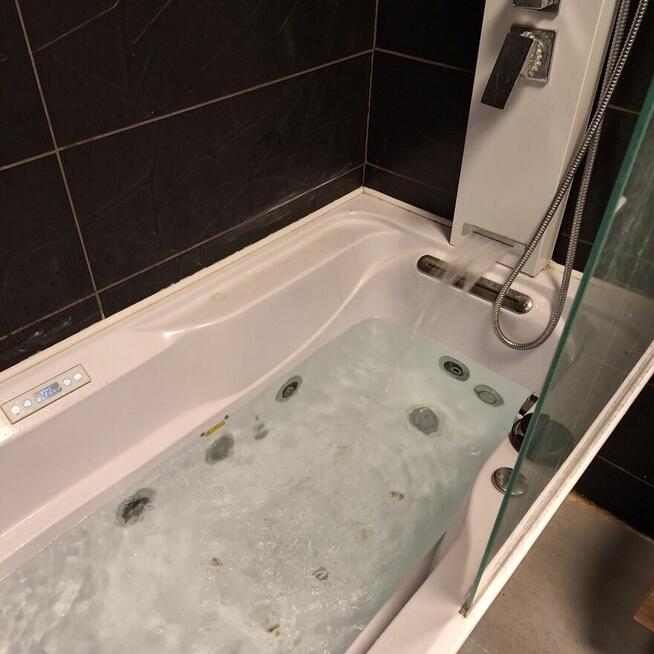 MONTAŻ I NAPRAWA WANIEN Z HYDROMASAŻEM