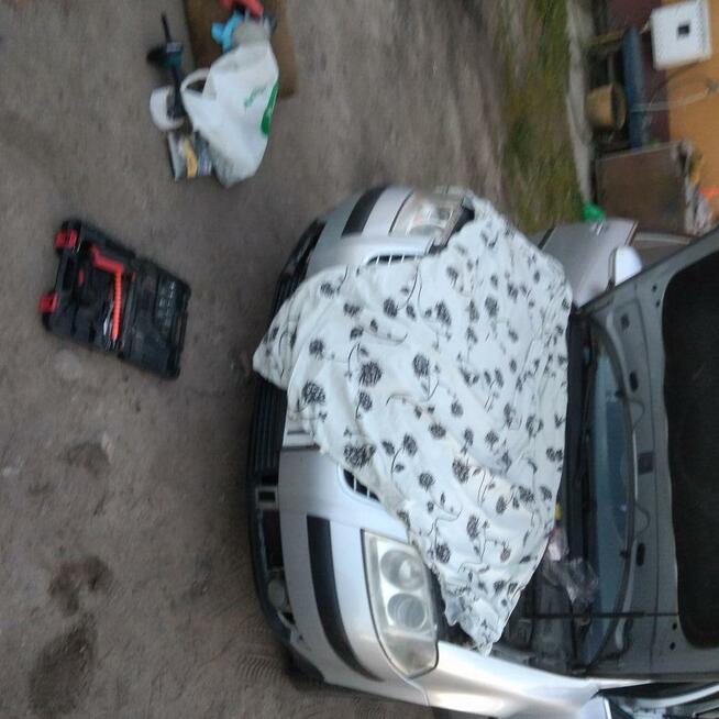 Polerowanie lamp samochodowych renowacja