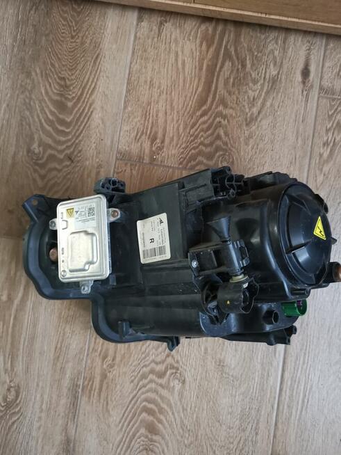 Lampa prawa do jeep cherokee ksenon