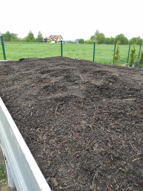 Kompost na rabaty siany, pod nasadzenia rośliny do ogrodu