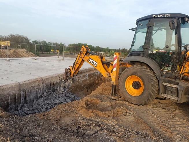 Prace ziemne koparkami, wyburzenia, transport