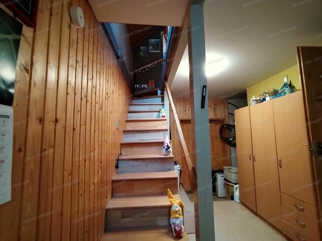 Rezi, Węgry: Odnowiony dom rodzinny