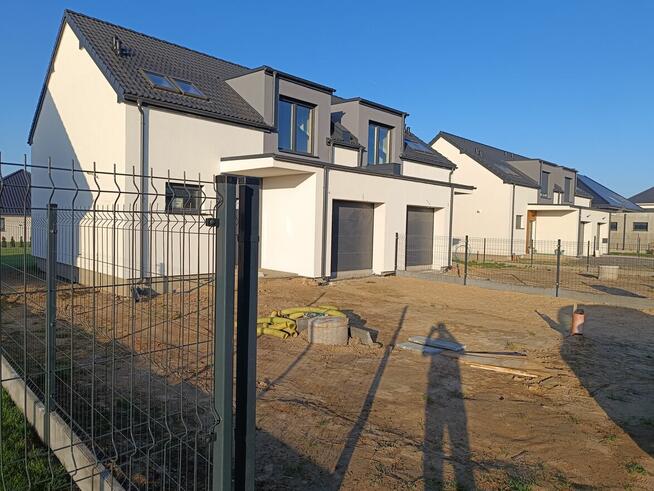 Sprzedam dom jednorodzinny w zabudowie bliżniaczej