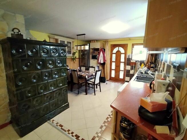 Rezi, Węgry: Odnowiony dom rodzinny