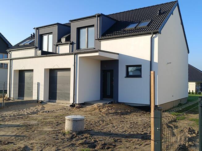 Sprzedam dom jednorodzinny w zabudowie bliżniaczej