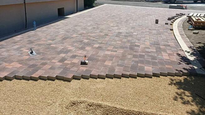 Prace brukarskie układanie kostki brukowej/granitowej itp