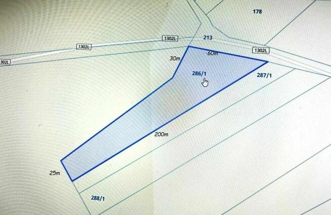 Atrakcyjną działkę sprzedam