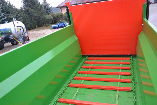 ROZRZUTNIK obornika skorupowy ROLTRANS 8 t DRAGON Pronar