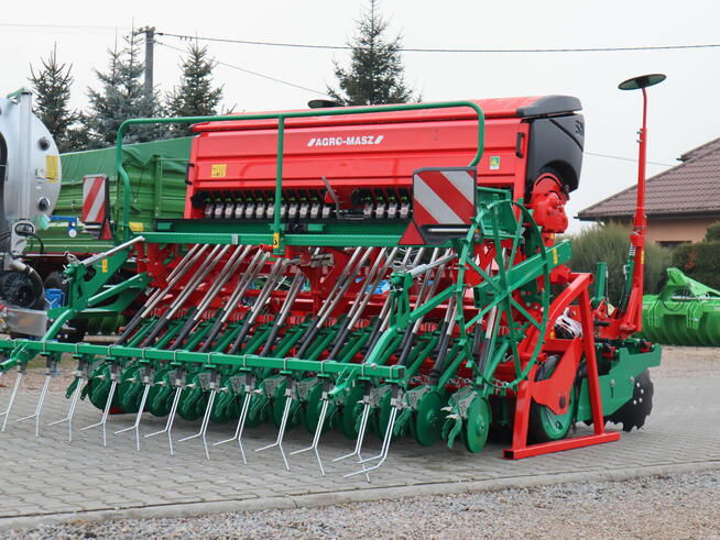 Siewnik nabudowany zestaw uprawowo-siewny SN301 AGRO-MASZ