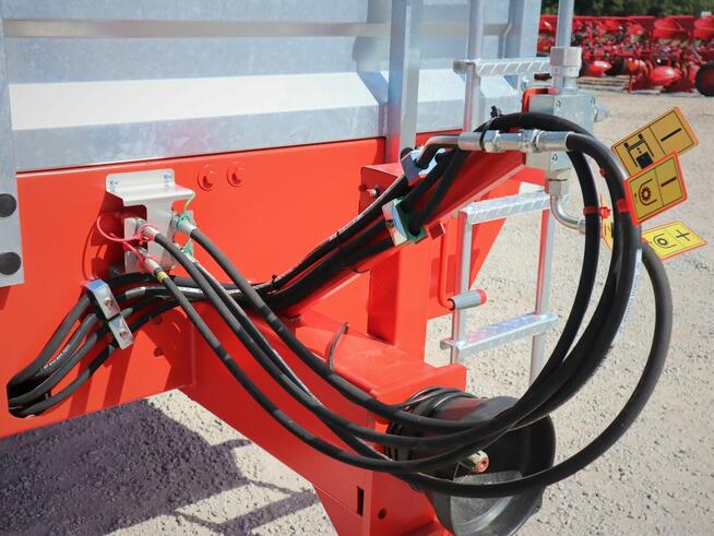 Rozrzutnik obornika 6-8 ton Rol-Trans Pronar Sipma pionowy