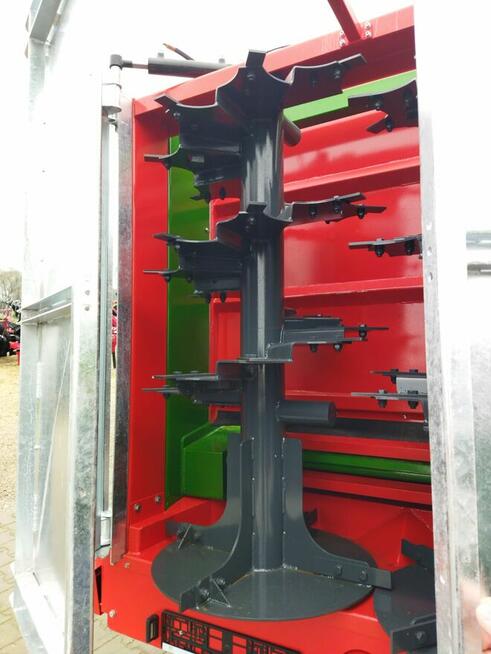 ROZRZUTNIK obornika skorupowy ROLTRANS 8 t DRAGON Pronar