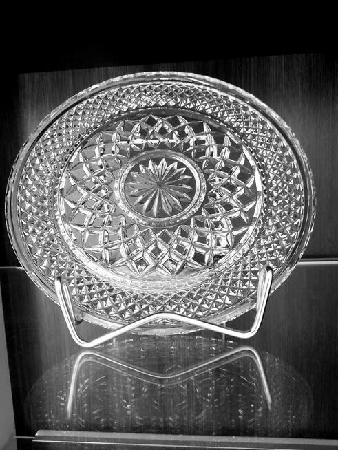 Zestaw kryształów / talerzyk deserowy, szklanki, kieliszki/.