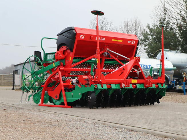 Siewnik nabudowany zestaw uprawowo-siewny SN301 AGRO-MASZ