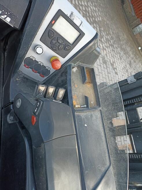 Wózek widłowy boczniak