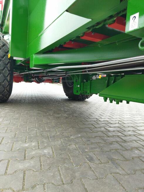 ROZRZUTNIK obornika skorupowy ROLTRANS 8 t DRAGON Pronar