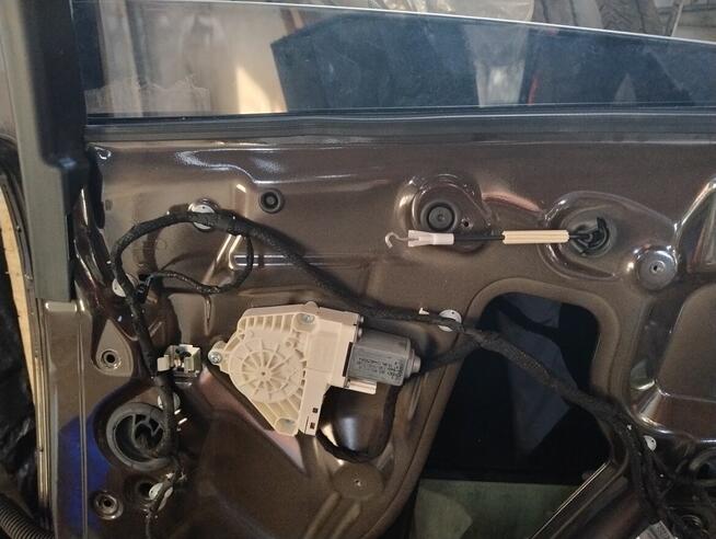 Listwa dolna klamka Audi Q5 8r