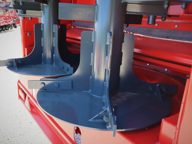 Rozrzutnik obornika 6-8 ton Rol-Trans Pronar Sipma pionowy