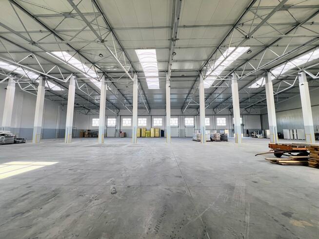 Hala wysokiego składowania 2100 m2, mieszkania