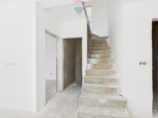 Dom w stanie deweloperskim -Roztoka Przywidz