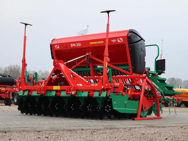Siewnik nabudowany zestaw uprawowo-siewny SN301 AGRO-MASZ