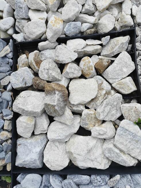 Kamień ogrodowy Cristal biały 30/60 mm