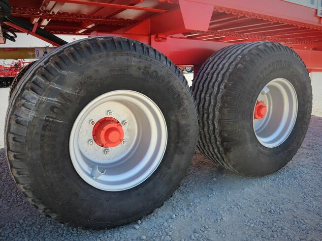 Rozrzutnik obornika 6-8 ton Rol-Trans Pronar Sipma pionowy