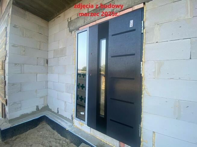 Elegancki i wygodny dom na zadbanej wsi