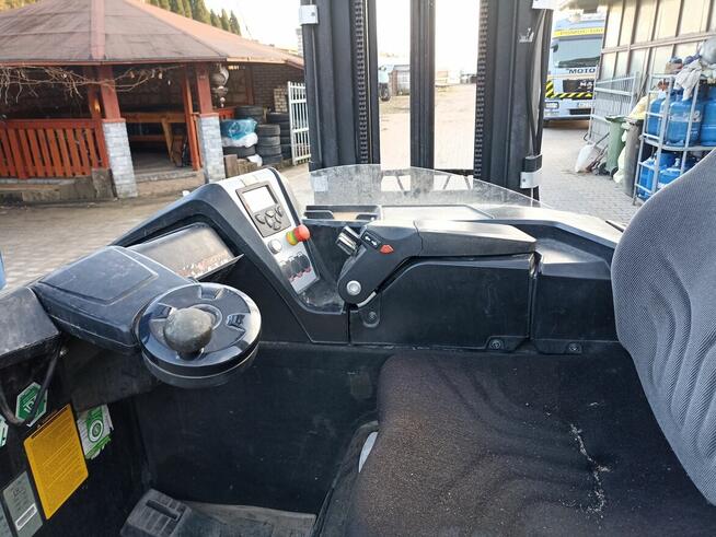 Wózek widłowy boczniak