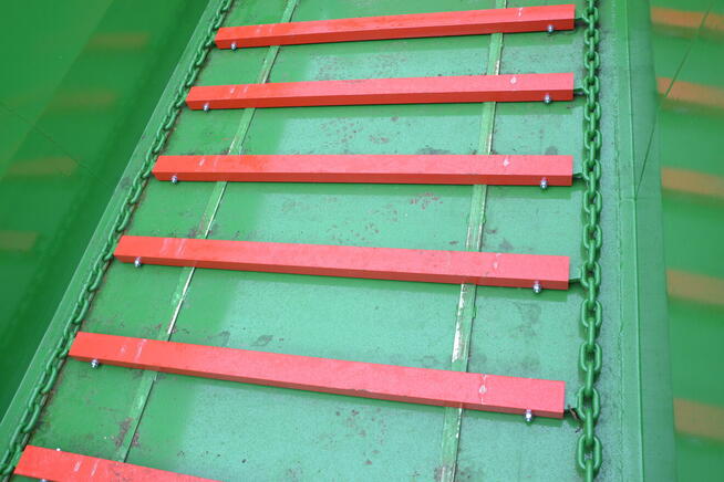 ROZRZUTNIK obornika skorupowy ROLTRANS 8 t DRAGON Pronar