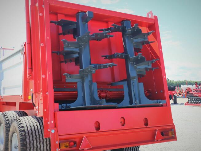 Rozrzutnik obornika 6-8 ton Rol-Trans Pronar Sipma pionowy