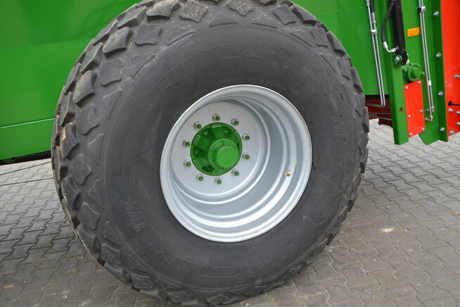 ROZRZUTNIK obornika skorupowy ROLTRANS 8 t DRAGON Pronar