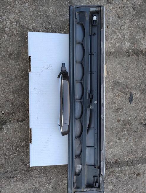 Listwa dolna klamka Audi Q5 8r