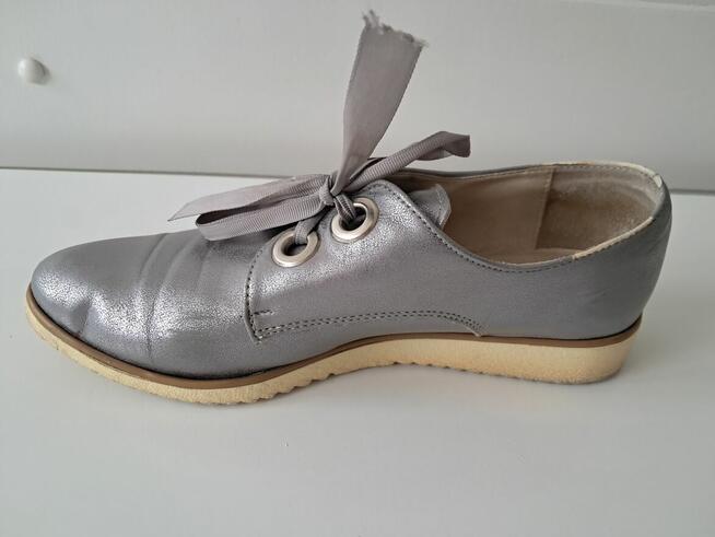 Buty damskie - półbuty srebrne „Aga But”, do sprzedania