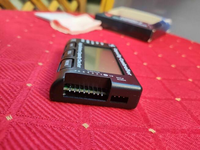 Cyfrowy Tester Miernik Napięcia Baterii Akumulatorów