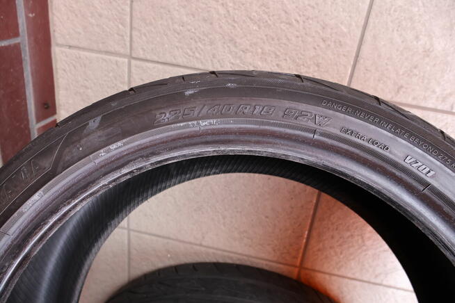 Yokohama Advan Fleva V701 225/40/r18