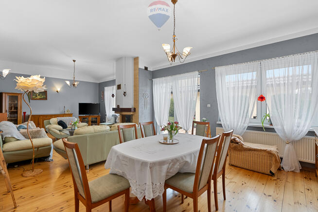 Komfortowy dom w Kobiórze z potencjałem.