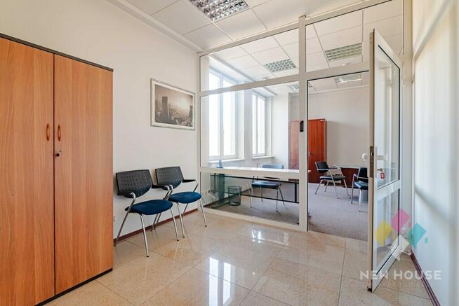 Lokal na sprzedaż Centrum 48 m2, 1 piętro, winda