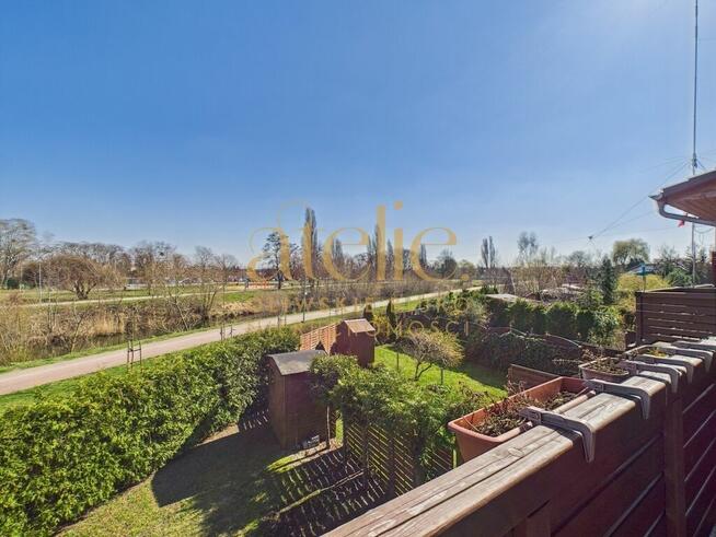 Ostatni szereg na tle malowniczego miasta!