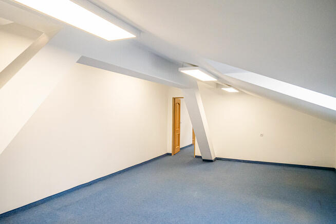 BIURO NA PODDASZU DO WYNAJĘCIA