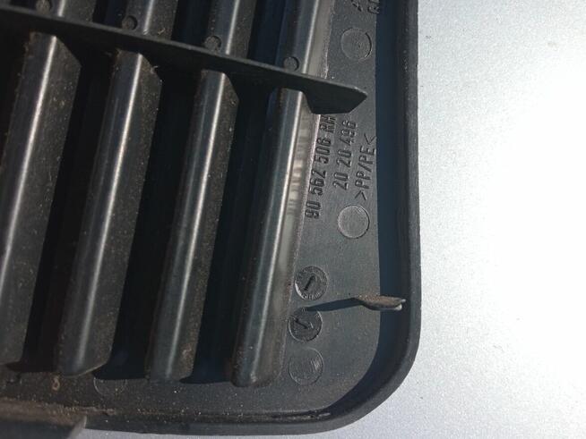 Zaślepka Osłona tylnej lampy prawa Opel Astra G