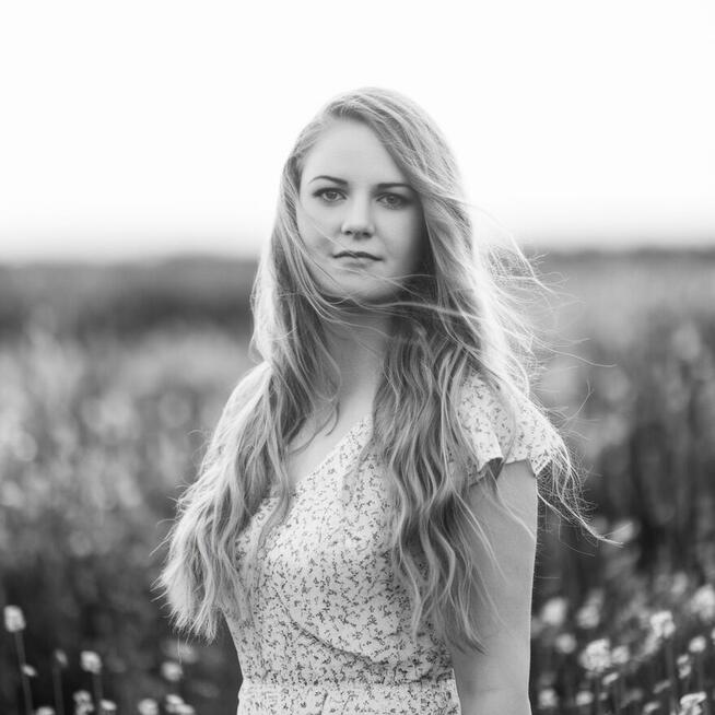 Poszukiwana modelka do sesji zdjęciowych