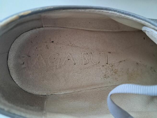 Buty damskie - półbuty srebrne „Aga But”, do sprzedania