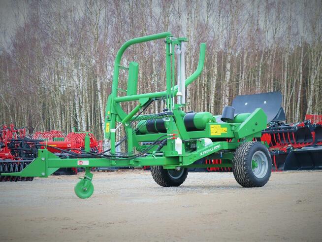 Owijarka PRONAR Z245/1 z przednim załadunkiem, hydraulika
