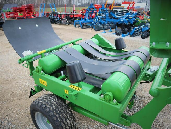 Owijarka PRONAR Z245/1 z przednim załadunkiem, hydraulika