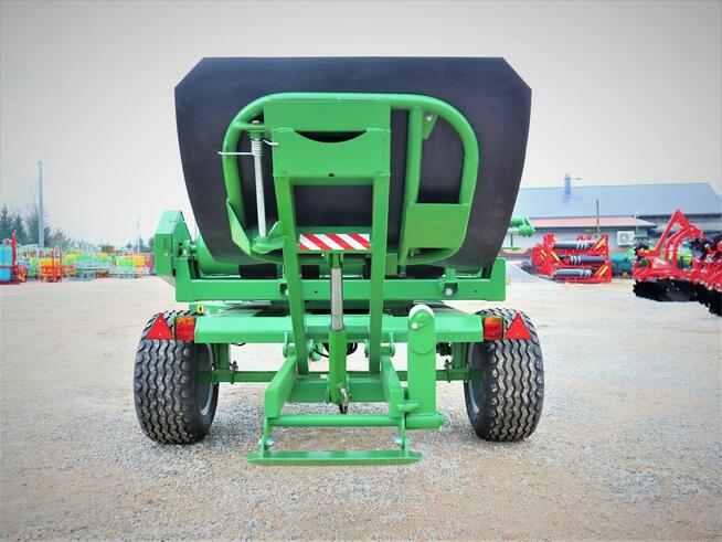 Owijarka PRONAR Z245/1 z przednim załadunkiem, hydraulika