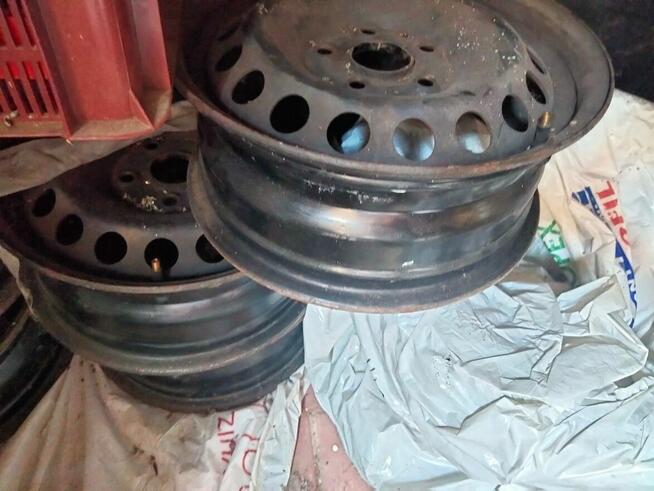 Sprzedaż opon letnich i felg stalowych