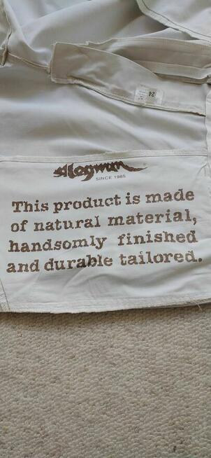 Spodnie z krótką nogawką.