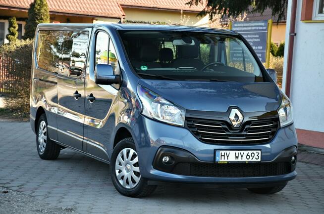 Renault Trafic 1,6dci 9 osób winda Dla osoby niepełnosprawnej